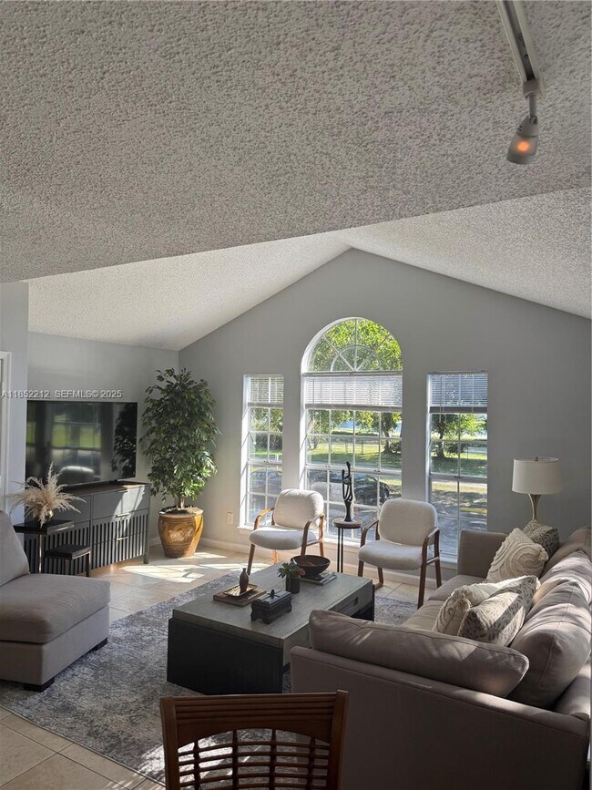 Building Photo - 1165 Crystal Way