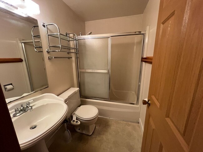 Building Photo - 602-614 Brown Street