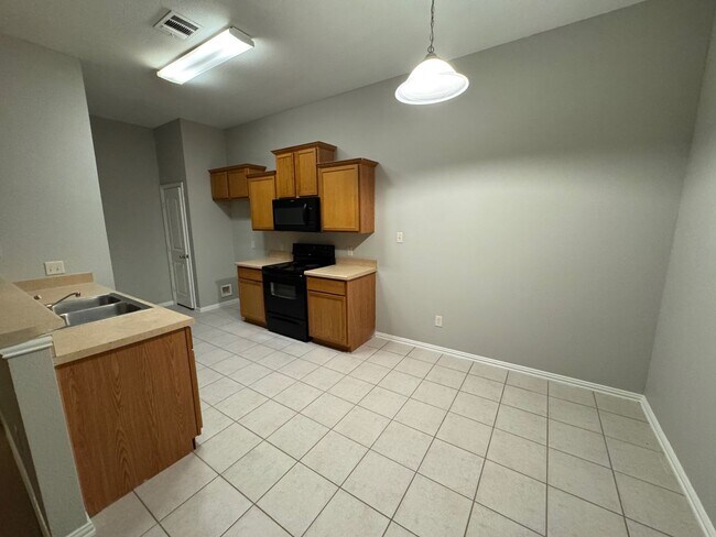 Building Photo - 100-102 Prosperity Trail