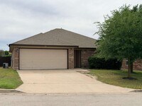 Building Photo - Beautiful 3BD Home on Corner Lot with Fenced Yard & 2-Car Garage in Sonterra