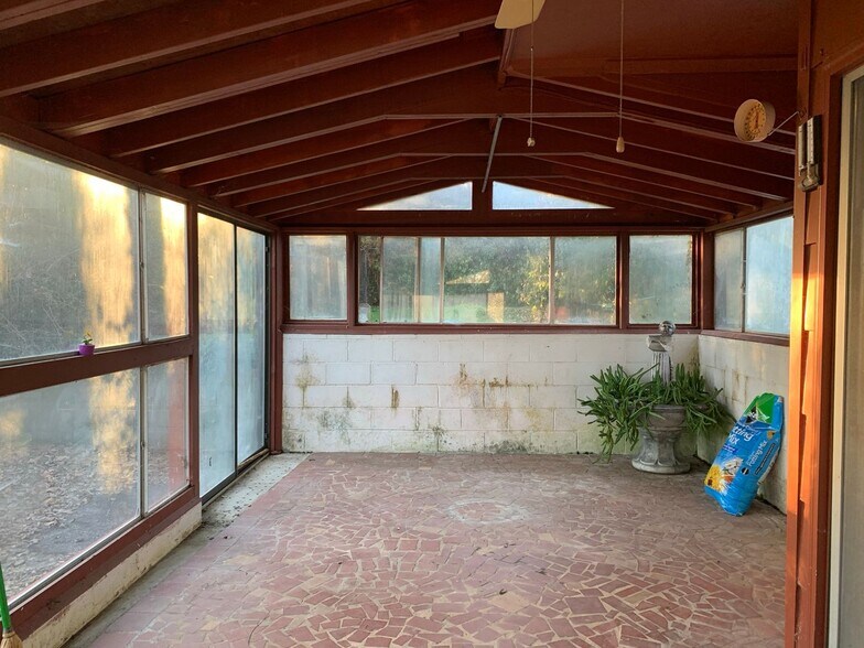 Building Photo - 3618 Sunrise Terrace