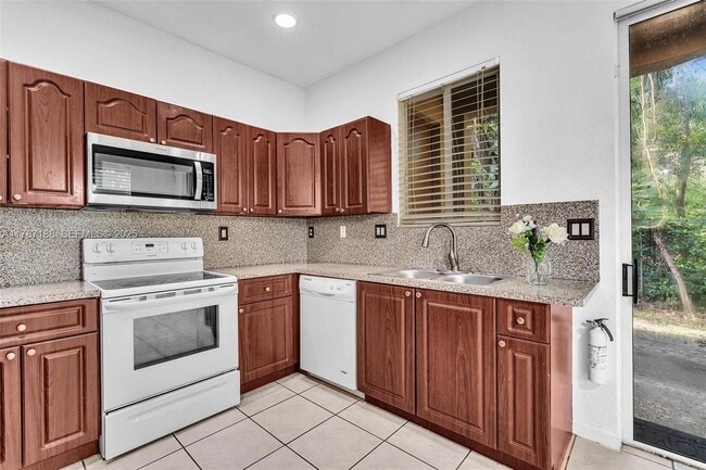 Building Photo - 21205 NW 14th Pl