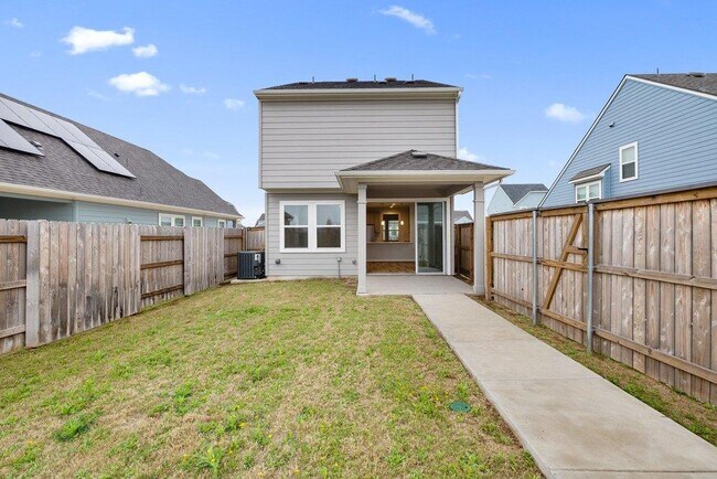 Building Photo - 303 Elm Br Trl