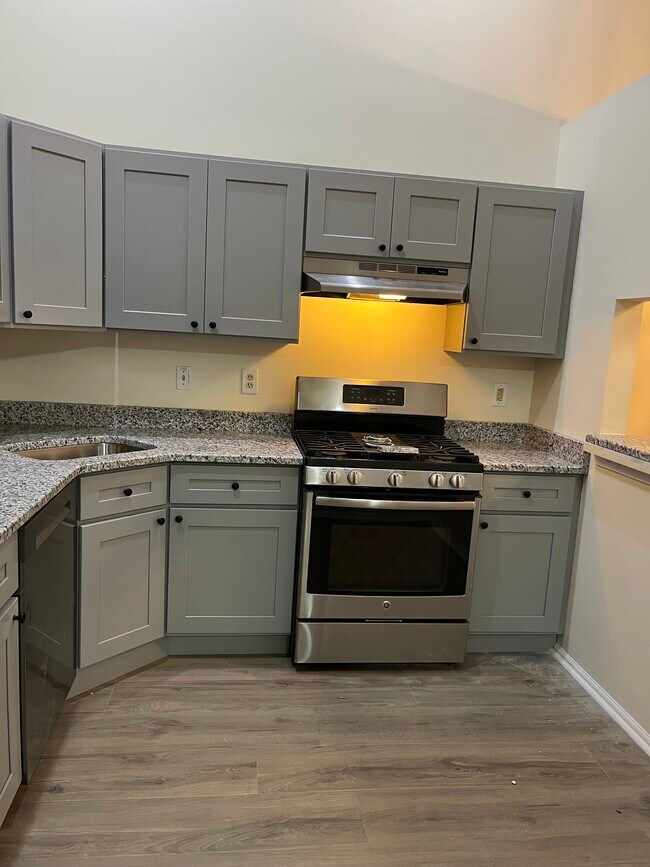 New Kitchen_2 - 29 Amberly Ct