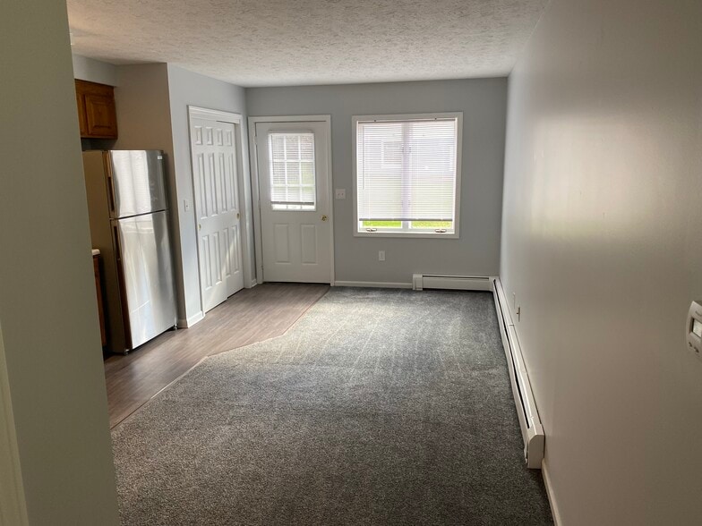 Building Photo - 1476 Ridge Rd