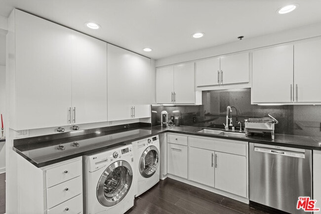 Building Photo - 10445 Wilshire Blvd