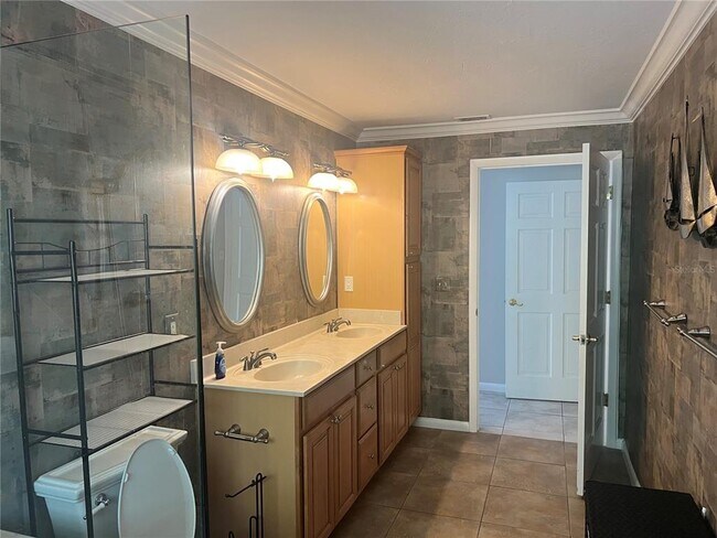 Building Photo - 226 Delmar Ave
