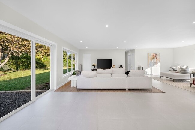 Building Photo - 5835 SW 100th Terrace