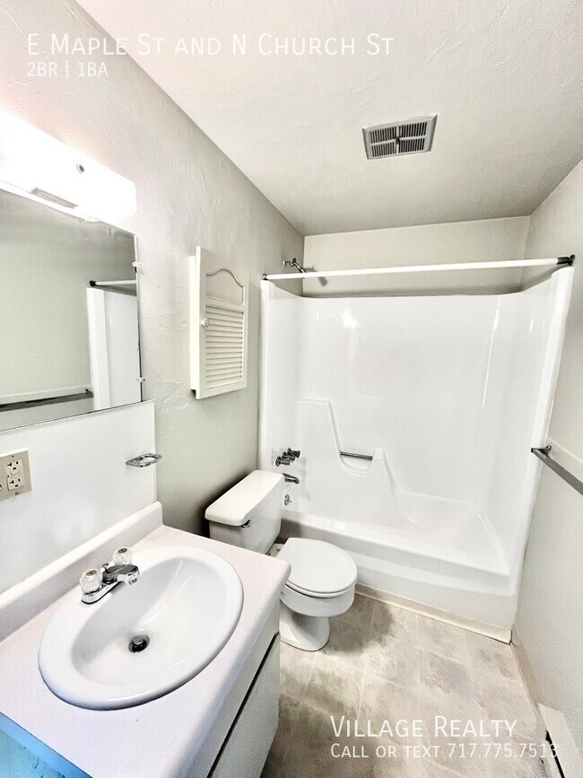 Building Photo - 361 E Maple St