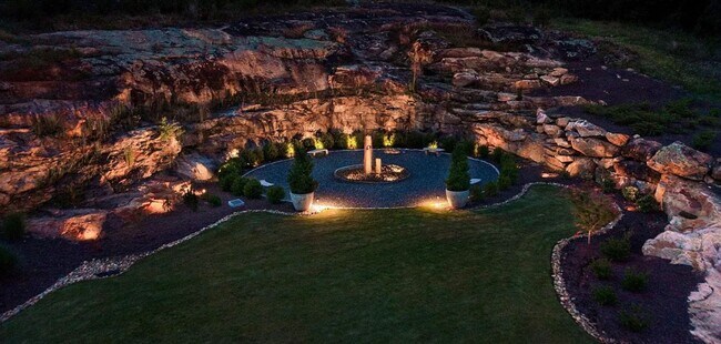 Building Photo - Luxury Waterfront Rental in Gated Montebello Community