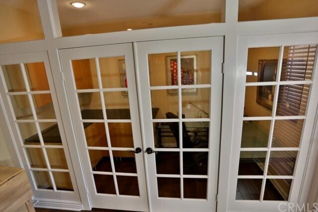 Building Photo - 322 5th St