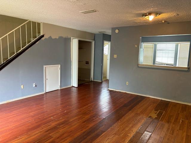Building Photo - 1366 Old Jamestown Ct