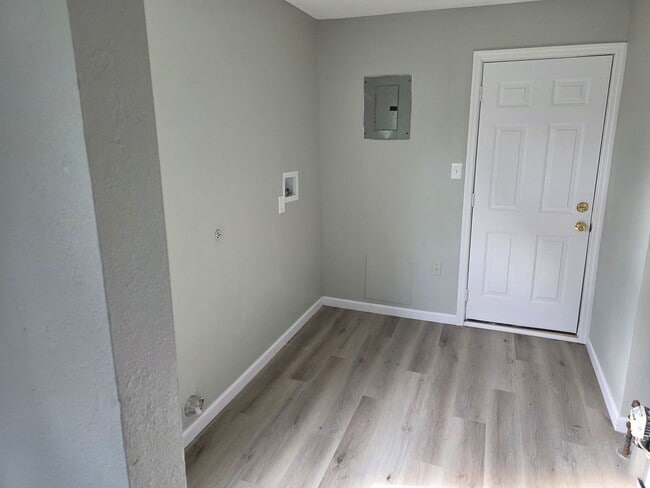 Building Photo - 274 Victory Dr