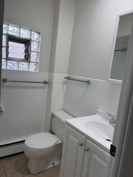 Building Photo - 10401 S Ewing Ave