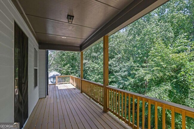 Building Photo - 6181 Shoreland Cir