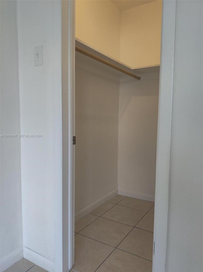 Building Photo - 5930 NE 18th Ave