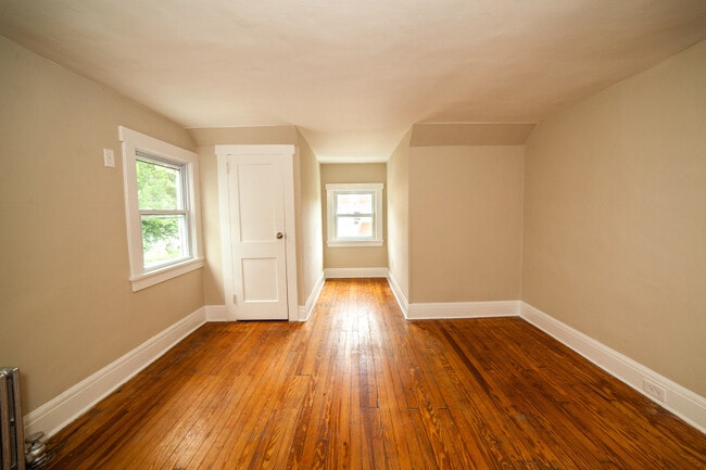 Building Photo - 25 Jardine Rd