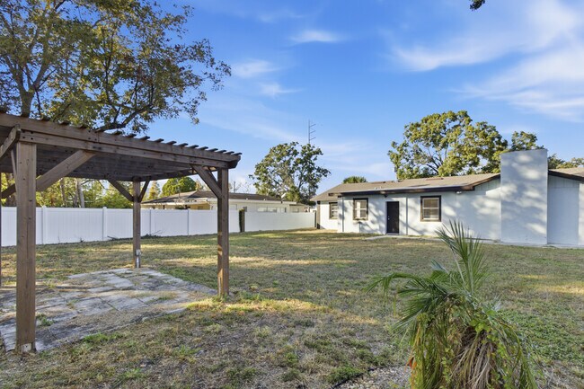 Building Photo - 4420 W Carmen St