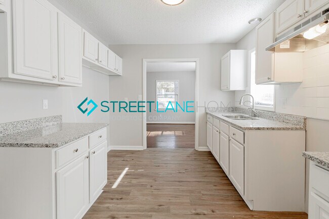 Building Photo - REDUCED! Charming 3 bedroom home in Birmin...