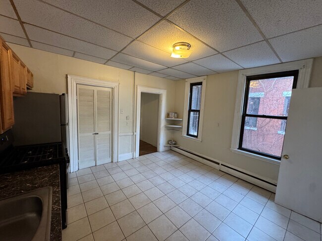 Building Photo - 2 Harvard St