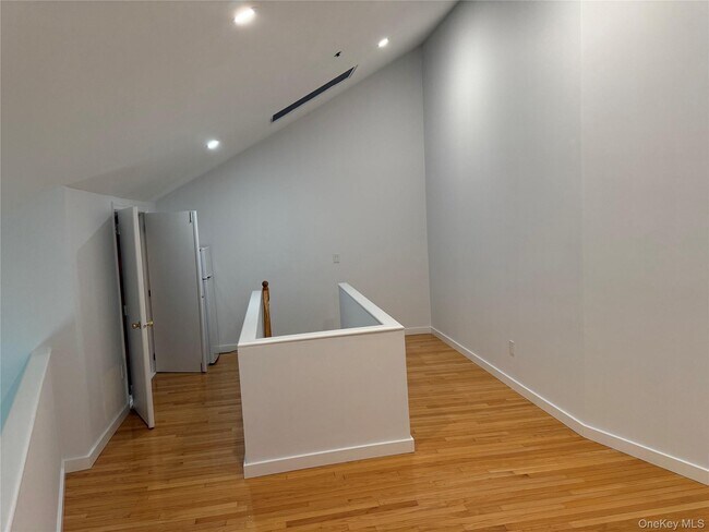 Building Photo - 400 Mt Pleasant Ave