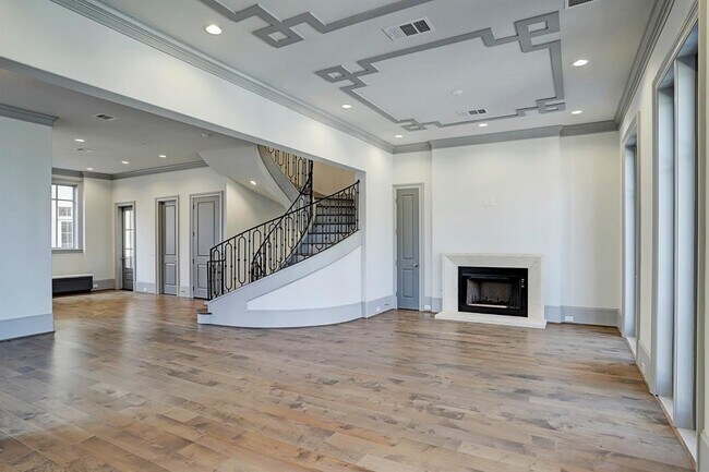 Building Photo - 1909 Revere St