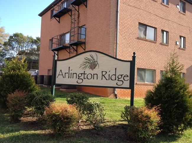 Sign - Arlington Ridge