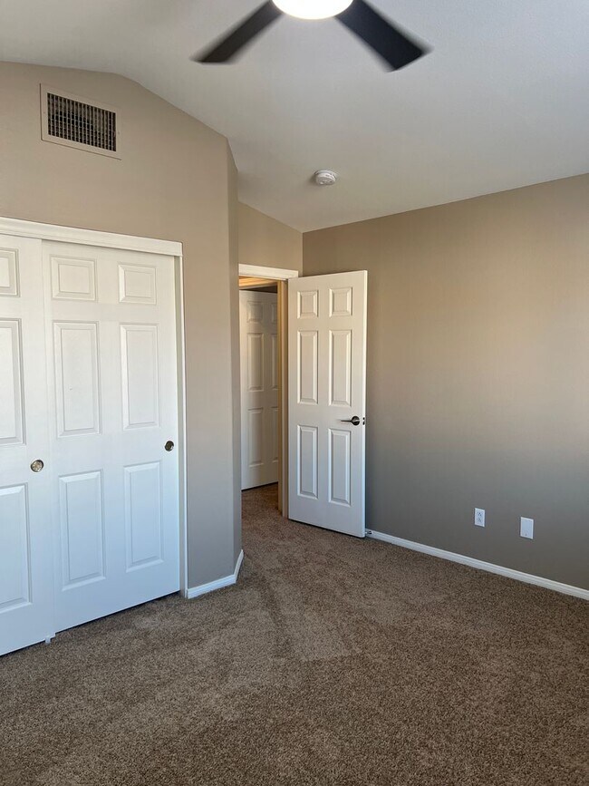 Building Photo - Gorgeous 2-Story Home You've Been Looking ...