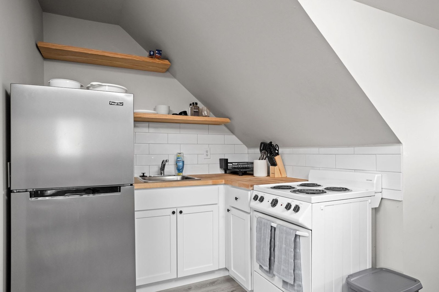 Building Photo - 848 Camp St