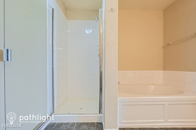 Building Photo - 2326 Manchester Lane UNIT