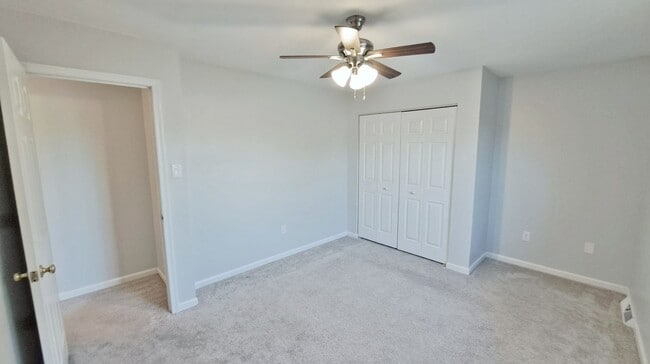 Building Photo - 3 Bed / 3 Bath Single Family Home