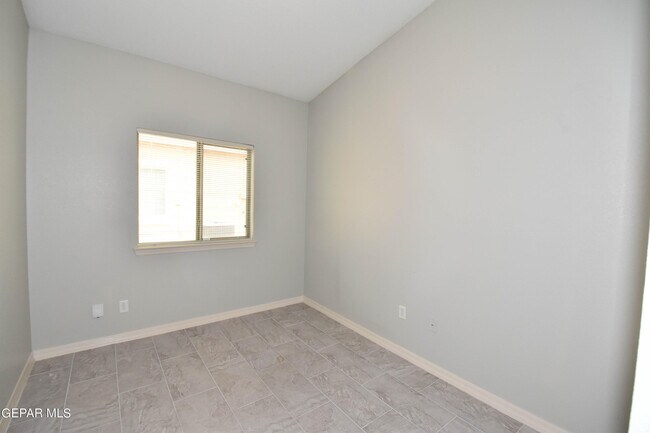 Building Photo - 14325 Navajo Point Dr