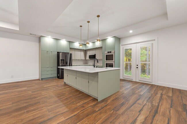 Building Photo - 700 SW Great Exuma Cove