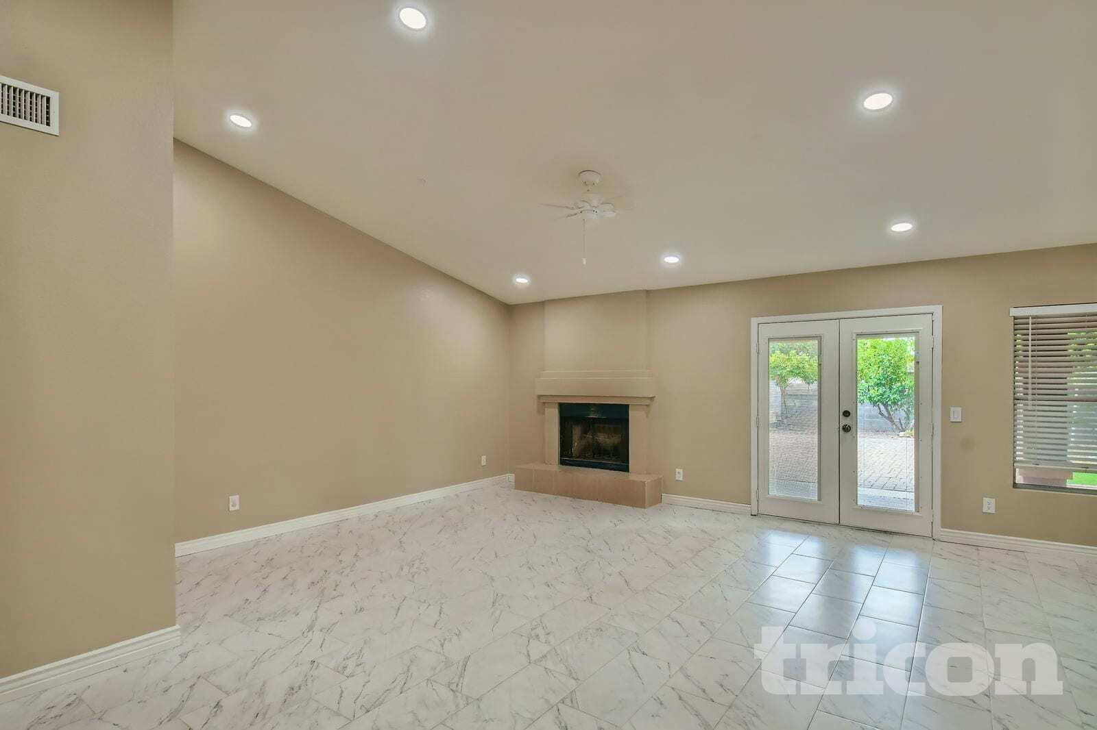 Building Photo - 4947 E Greenway Cir