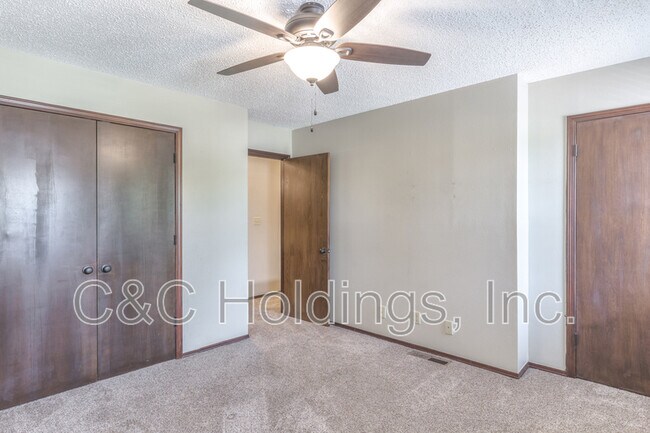 Building Photo - 644 B Earthside Drive
