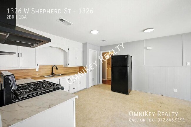 Building Photo - 1326 W Shepherd St