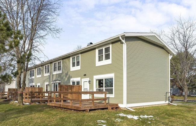 Building Photo - Three Bedroom Townhome n Aspenwood!