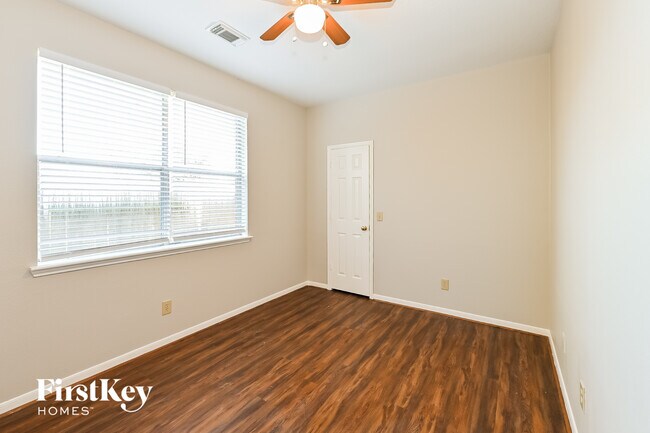 Building Photo - 18226 Auburn Woods Dr