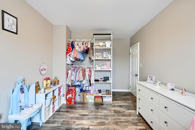 Building Photo - 1543 Lochwood Rd