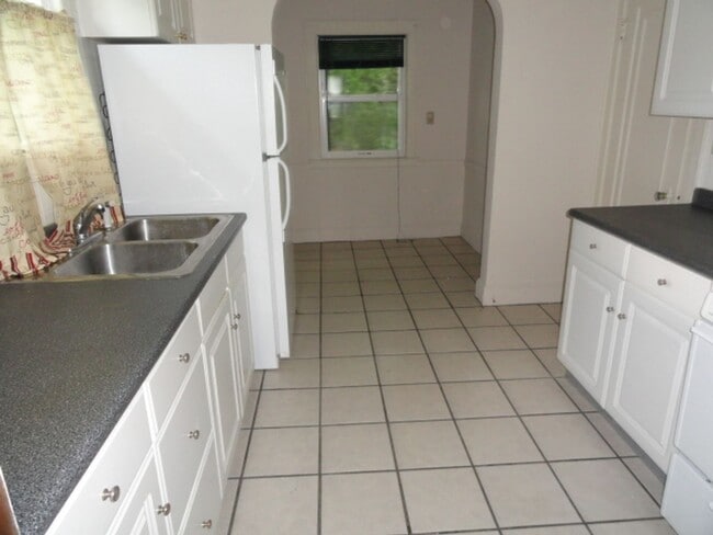 Building Photo - 1209 S W Ave