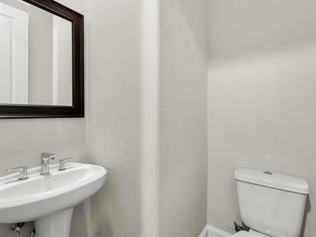 Building Photo - 7333 Valley View Ln