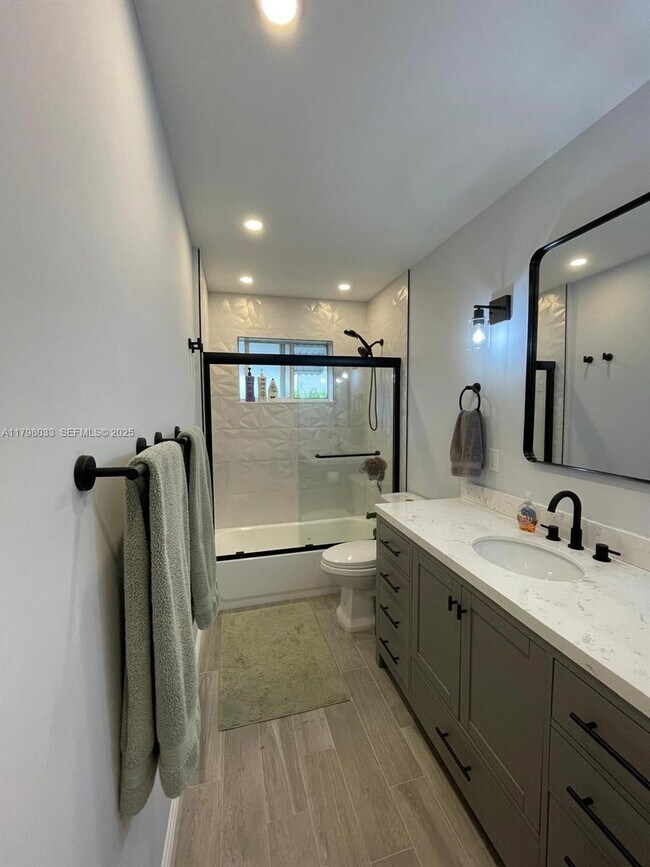 Building Photo - 2230 N 50th Ave