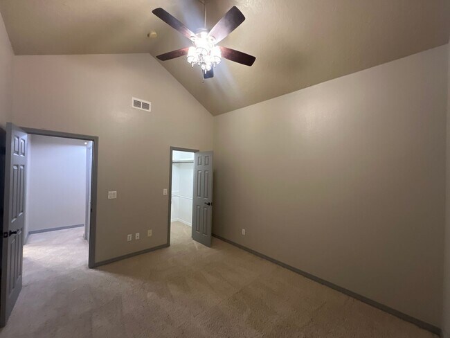 Building Photo - 3709 Benjamin Davis Dr