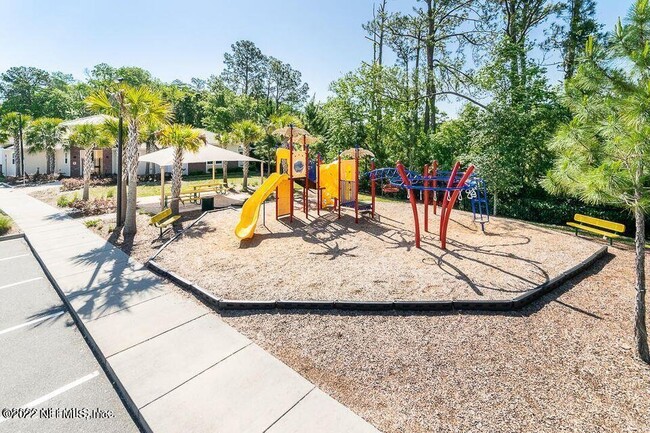 Building Photo - 15935 Great Lakes Cir