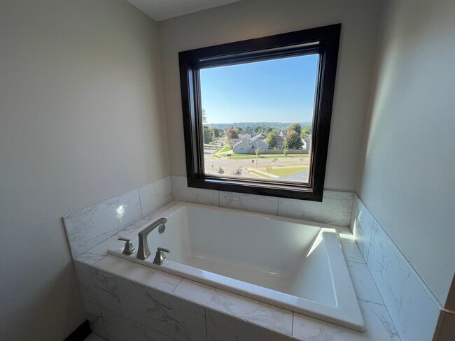 Building Photo - 2652 Century Pine Ln NE