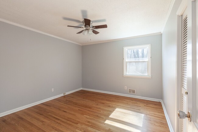 Building Photo - Spacious 4bd/2.5ba Ranch w/ Two-Car Garage & Large Basement and Screened Porch!