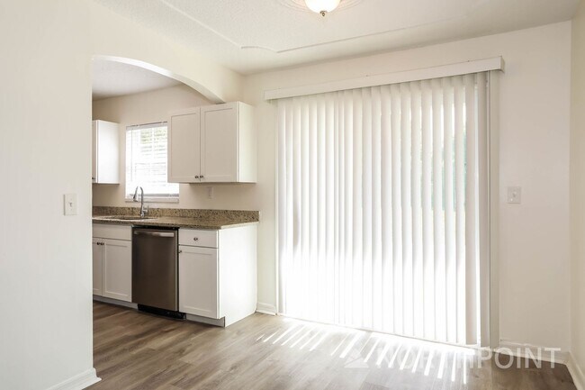 Building Photo - 3 BR/1.5BA | Newly Renovated Single Family Home |  Huge backyard|In Jacksonville!