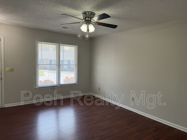 Building Photo - 629 Mystic Dr