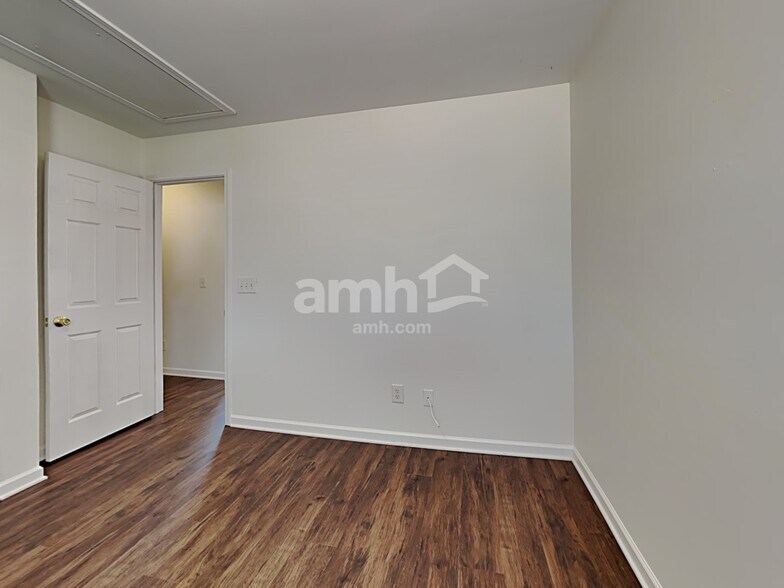 Building Photo - 3149 Talladega Ct