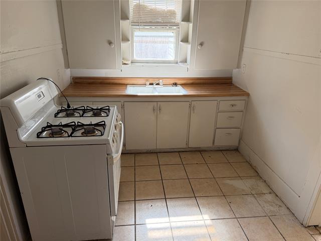 Building Photo - 604 Elm St